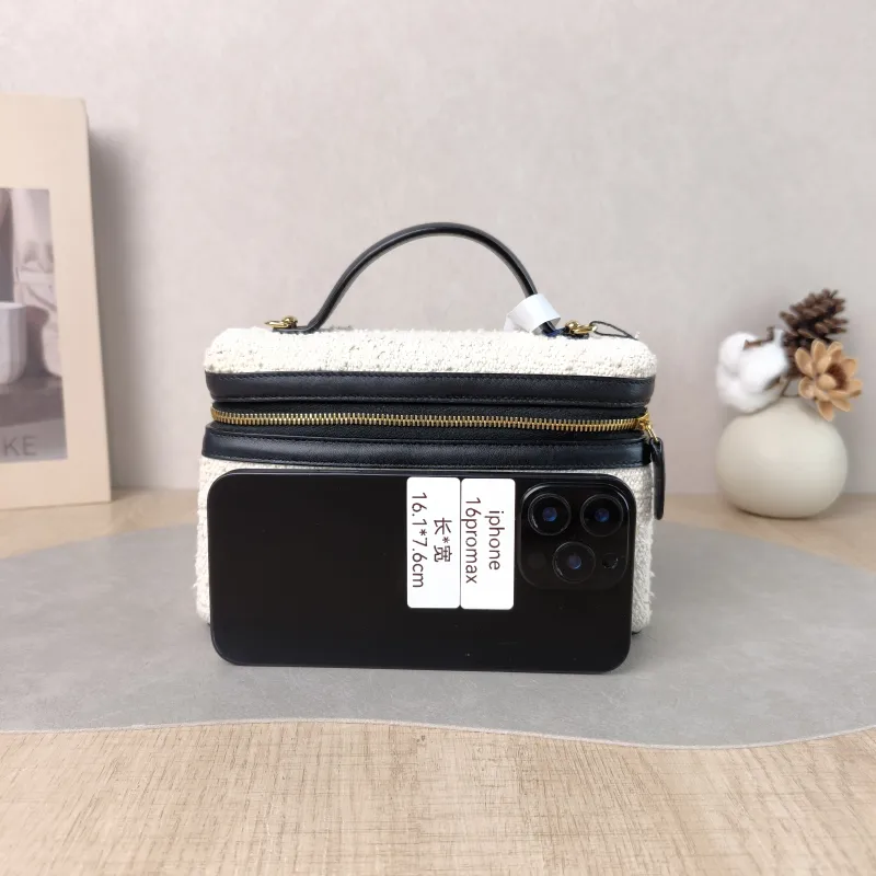 Chanel Crossbody Bag coco-beach Collection lp White Black One Size 19.5 × 5 × 17 cm — cover view 3 of 6