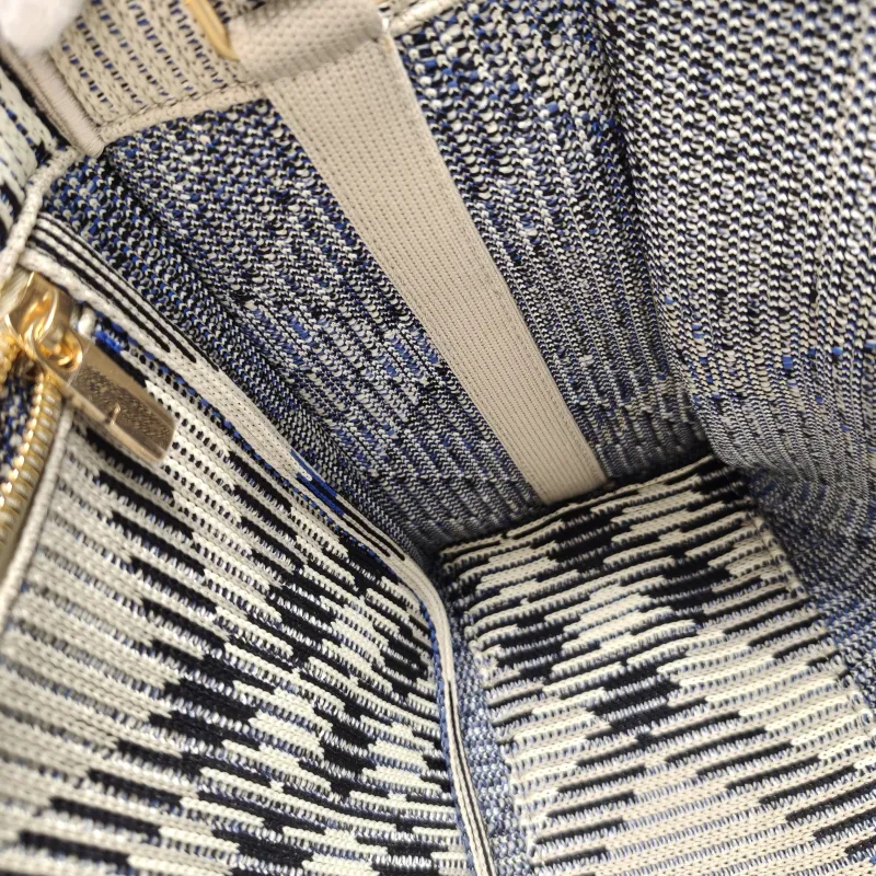 BURBERRY Top Handle Bag Tote Bag Black · Blue · Canvas One Size25 × 11 × 21 cm — detail view 3 of 18