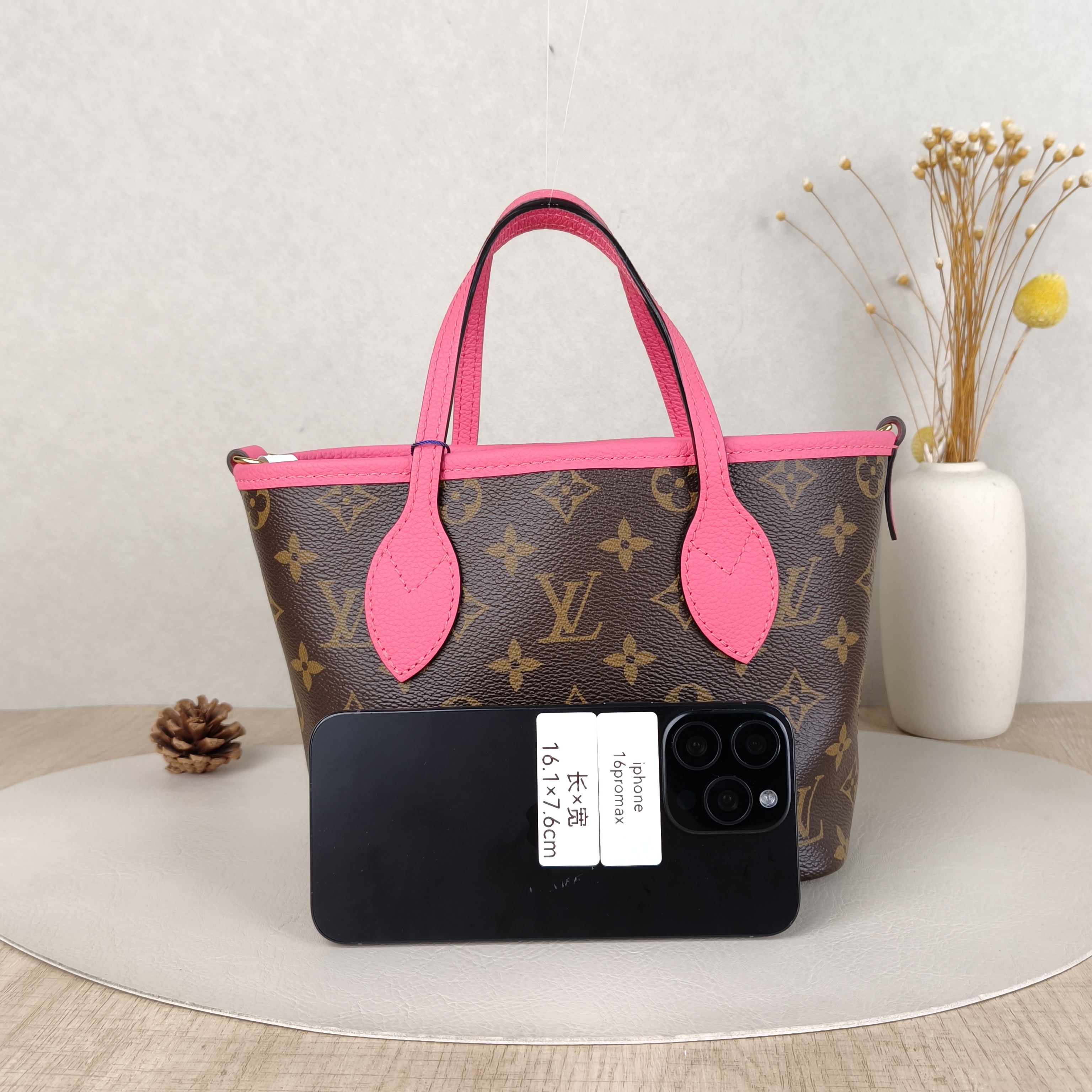 Louis Vuitton Shoulder Bag NEVERFULL INSIDE OUT BB Red PVC · Calfskin BB26.5 × 11 × 16.5 cm — cover view 5 of 5