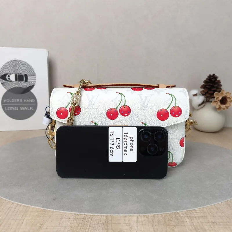 Louis Vuitton Crossbody Bag Pochette Métis East West White · PVC Small21.5 × 6 × 13.5 cm — cover view 6 of 6