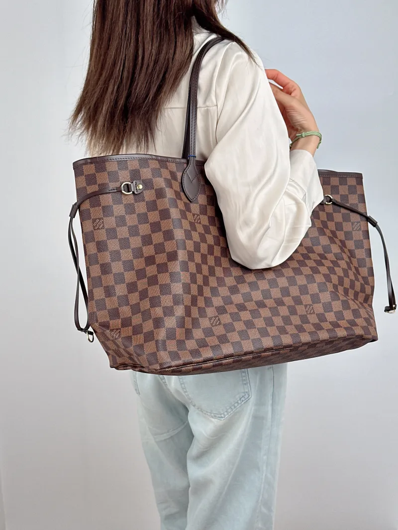 Louis Vuitton Shoulder Bag Neverfull Damier Ebene PVC Large 39 × 19 × 32 cm — on-model view 1 of 2