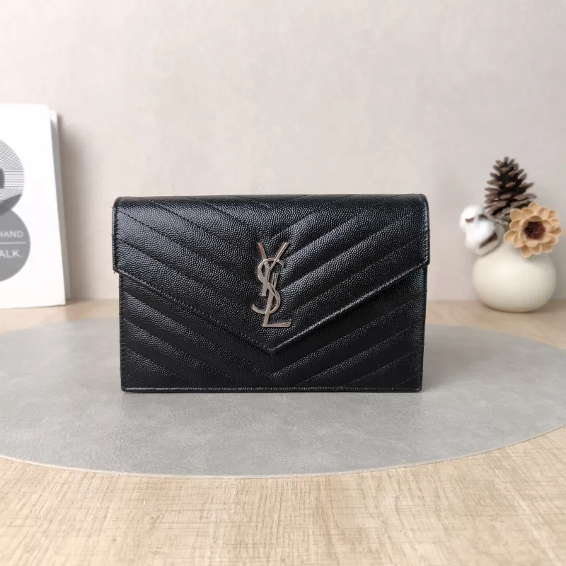 SAINT LAURENT Crossbody Bag CASSANDRE ENVELOPE Black Calfskin One Size19 × 3.5 × 12.5 cm