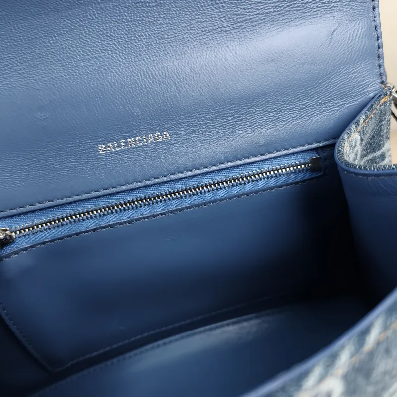 BALENCIAGA Crossbody Bag Hourglass Hourglass Bag Blue Small23 × 10 × 14 cm — detail view 4 of 15