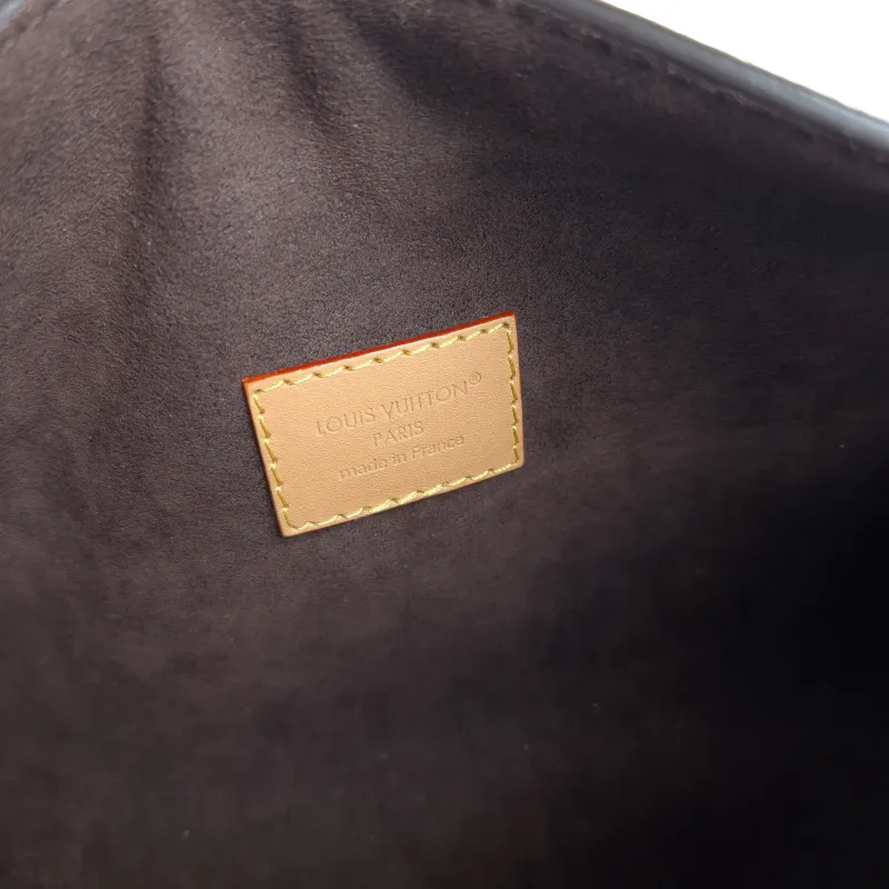 Louis Vuitton Shoulder Bag Pochette Mia Monogram PVC One Size 22 × 8 × 14.5 cm — detail view 4 of 10