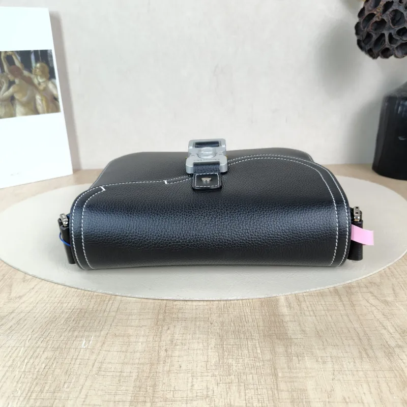 DIOR Crossbody Bag Black Calfskin Small 23 × 6 × 17.5 cm — detail view 4 of 11