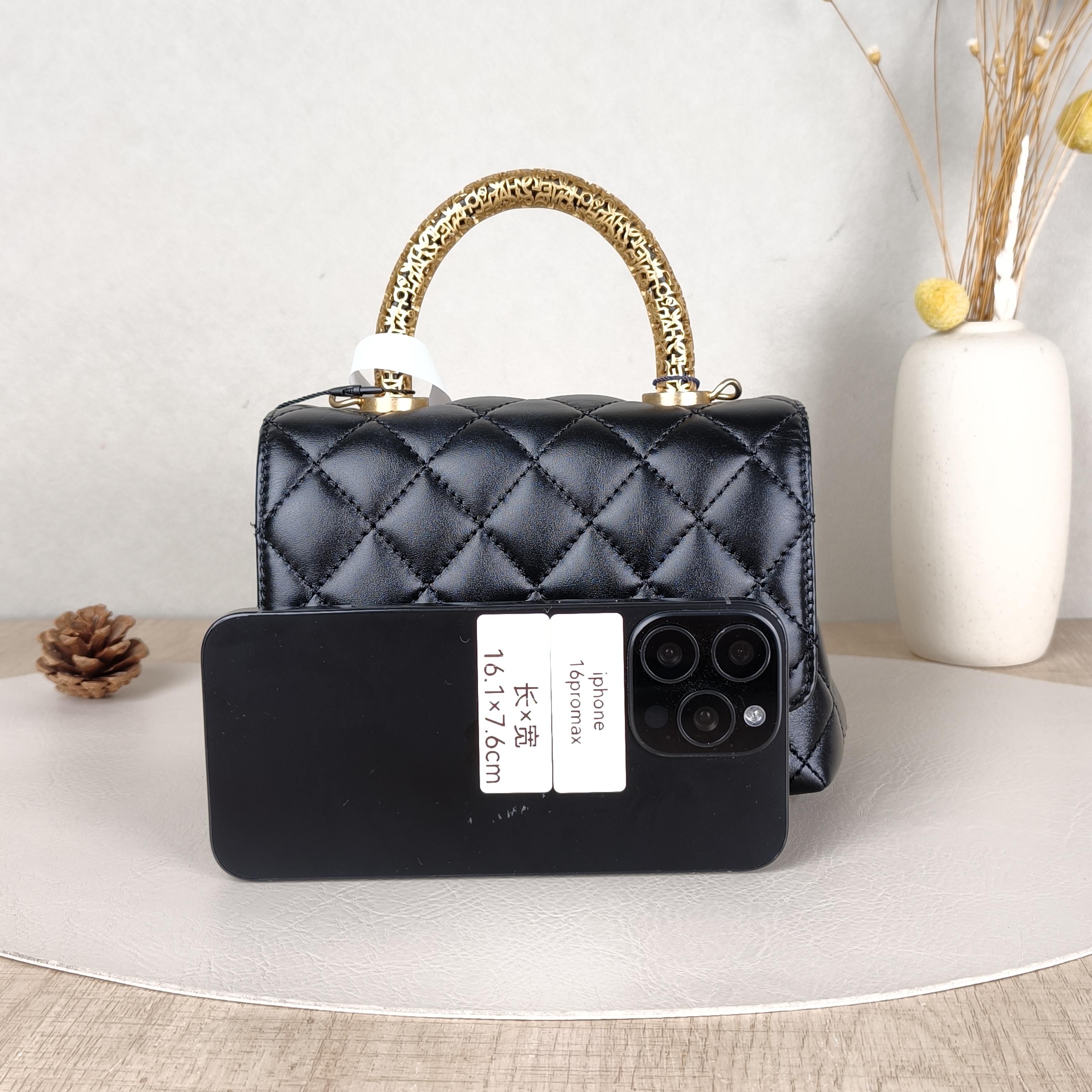 Chanel Crossbody Bag Edition coco handle Black Lambskinmini19 × 9 × 13 cm — cover view 3 of 5