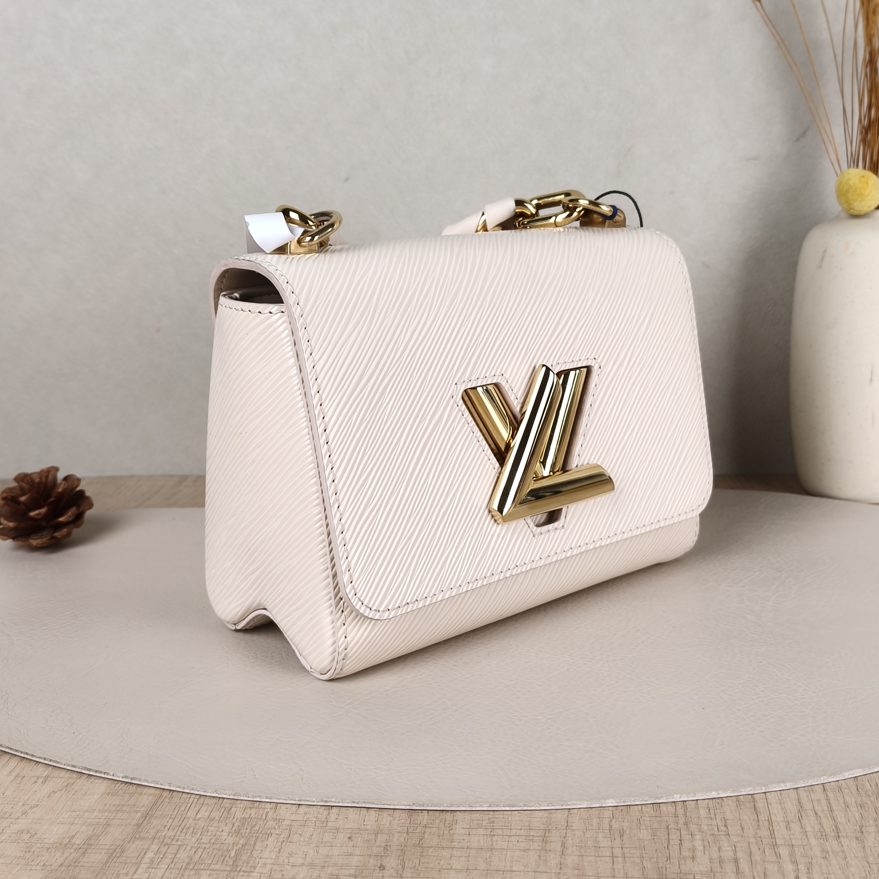 Louis Vuitton Crossbody Bag Twist White Epi Embossed Calfskin Small19 × 9 × 15 cm — cover view 3 of 5