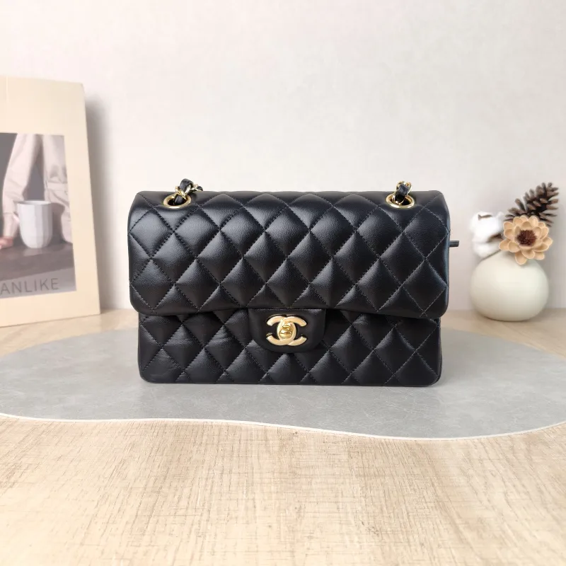 Chanel Crossbody Bag Classic Flap CF Black Lambskin Small 23 × 6 × 14.5 cm