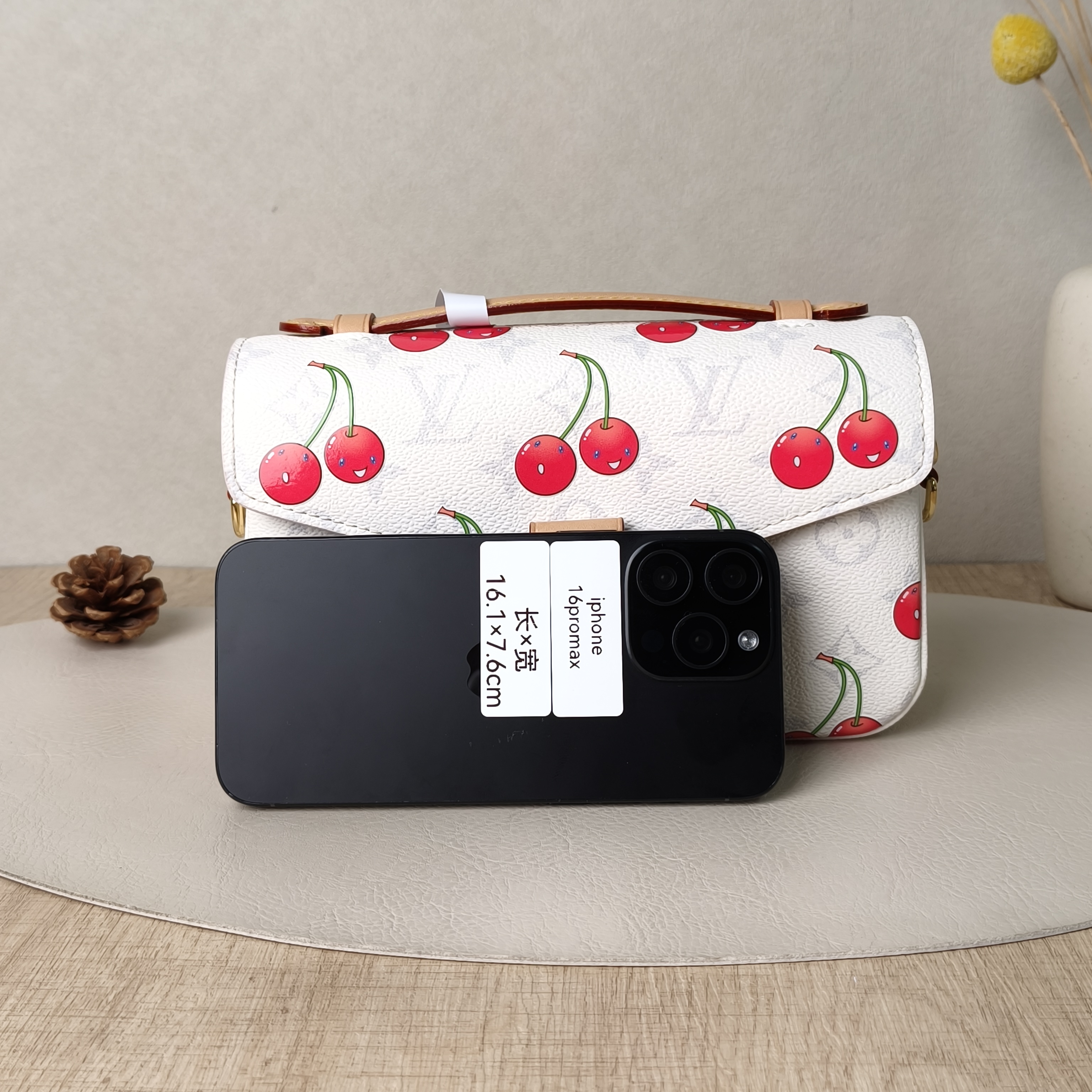 Louis Vuitton Crossbody Bag Pochette Métis East West White · PVC Small21.5 × 6 × 13.5 cm — cover view 2 of 5