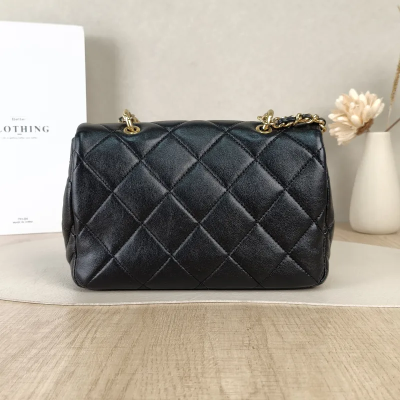 Chanel Crossbody Bag24b Black Lambskin One Size21 × 5 × 15 cm — cover view 2 of 5