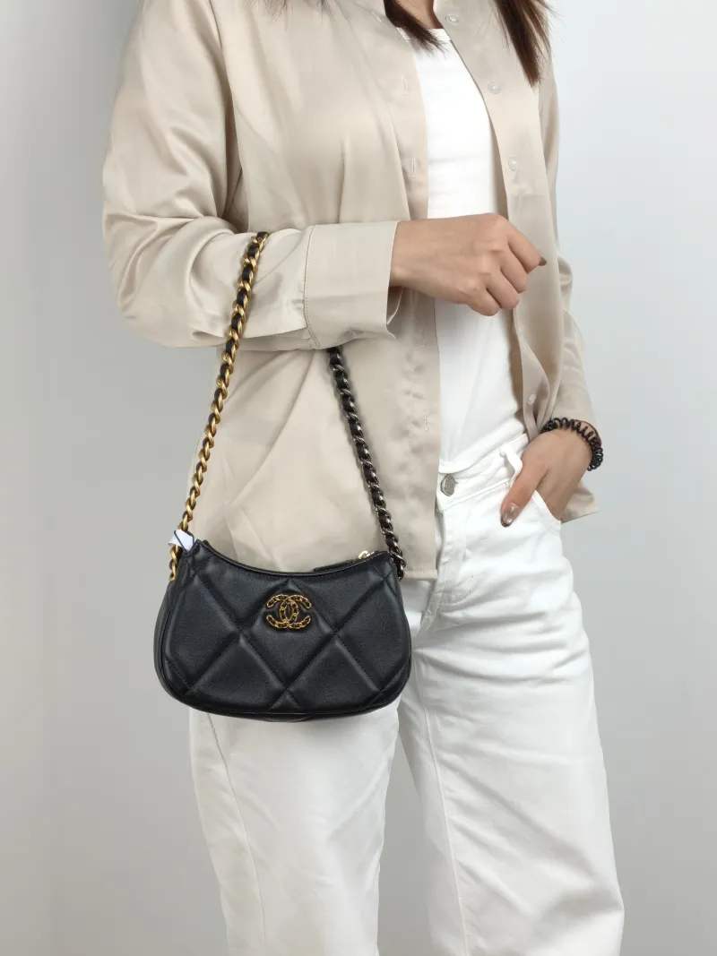 Chanel Shoulder Bag 19bag hobo Black Lambskin One Size 20 × 4.5 × 13 cm — on-model view 1 of 2