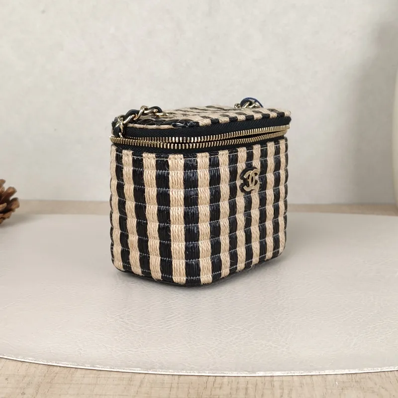 Chanel Crossbody Bag Edition Black Wovenmini11 × 7 × 9 cm — cover view 3 of 5
