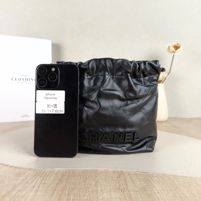 Chanel Shoulder Bag22Bag Black CC alfskinmini20 × 6 × 19 cm — cover view 4 of 6