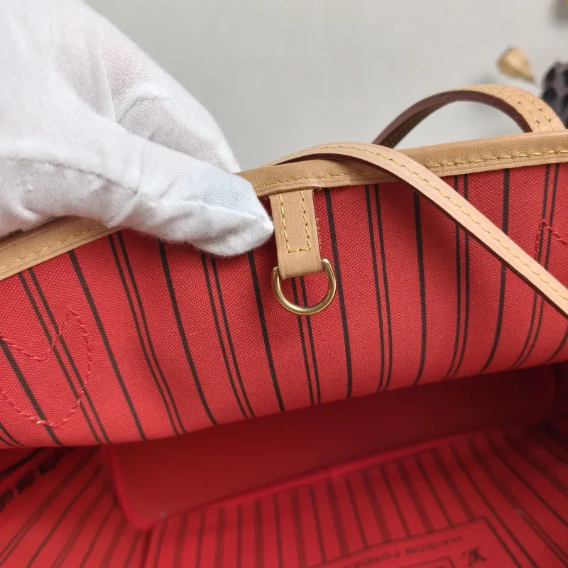 Louis Vuitton Shoulder Bag Neverfull Monogram PVC Medium31 × 14 × 28 cm — detail view 9 of 12