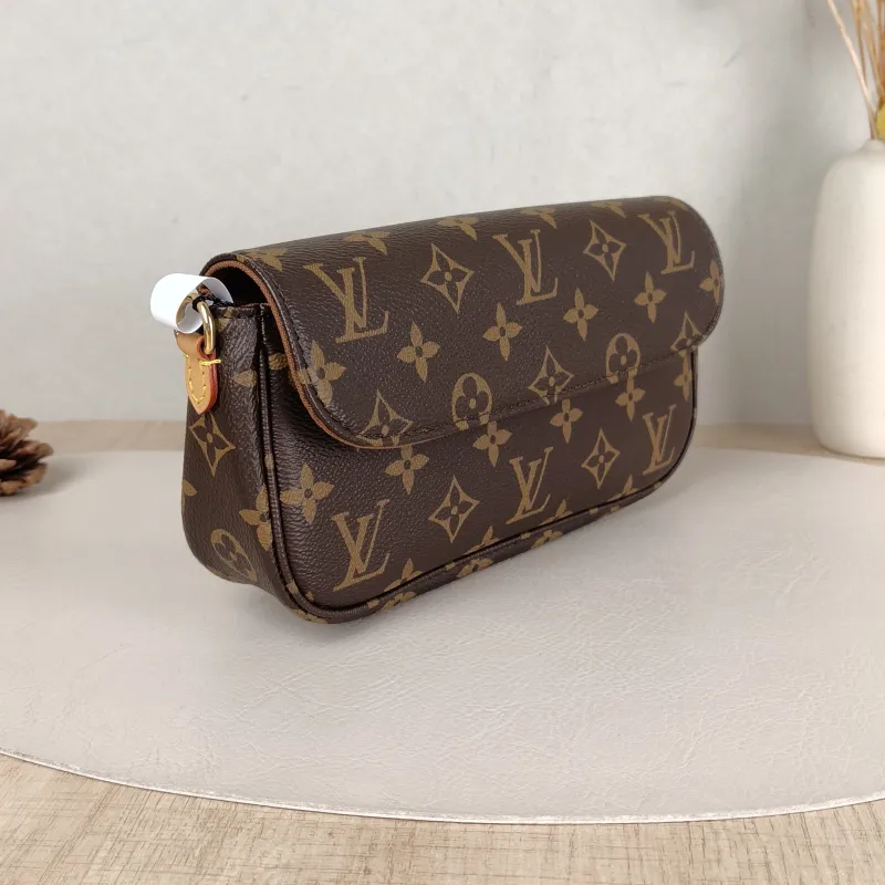 Louis Vuitton Crossbody Bag IVY Monogram PVC Small 23.5 × 4.3 × 12 cm — cover view 5 of 6