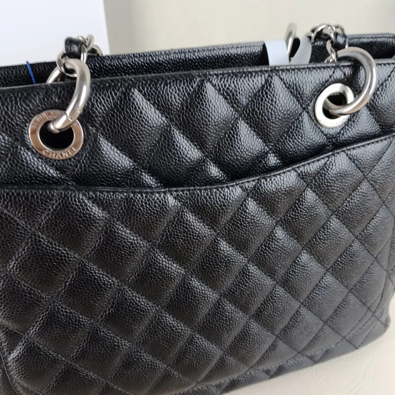 Chanel Shoulder Bag Grand Shopping Tote​ GST Shopping Tote Black Grained Calfskin Large 33 × 13 × 24 cm 15 — detail view 6 of 12
