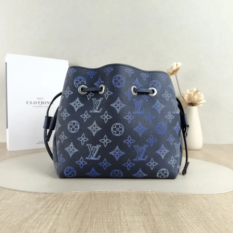 Louis Vuitton Crossbody Bag BELLA · Calfskin One Size 22 × 14 × 19 cm