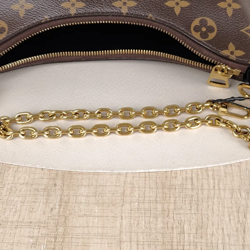Louis Vuitton Crossbody Bag Boulogne PVC Small26 × 9.5 × 16 cm — detail view 4 of 10