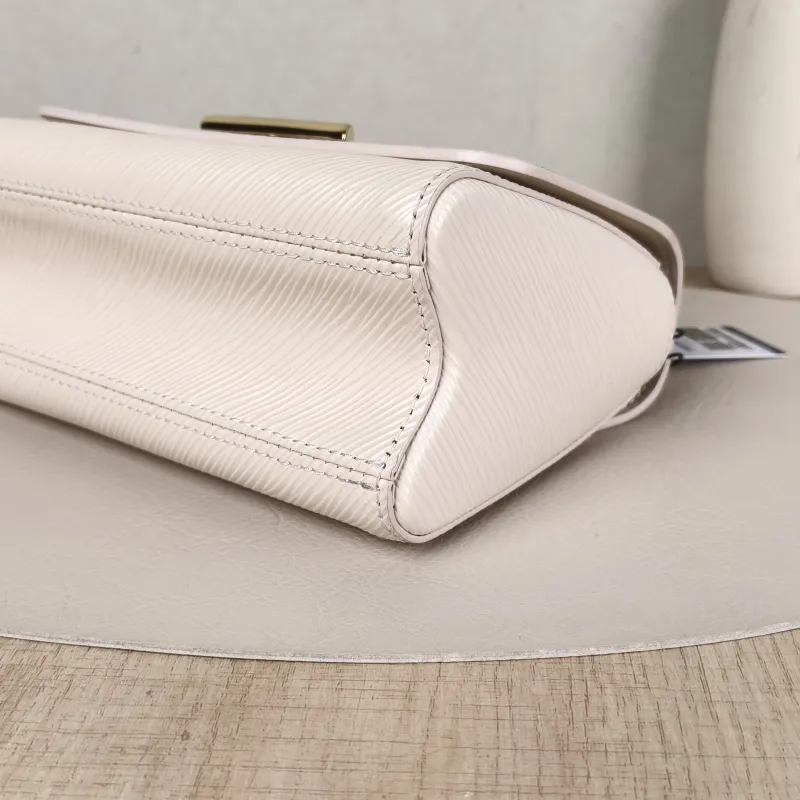 Louis Vuitton Crossbody Bag Twist White Epi Embossed Calfskin Small19 × 9 × 15 cm — detail view 9 of 13