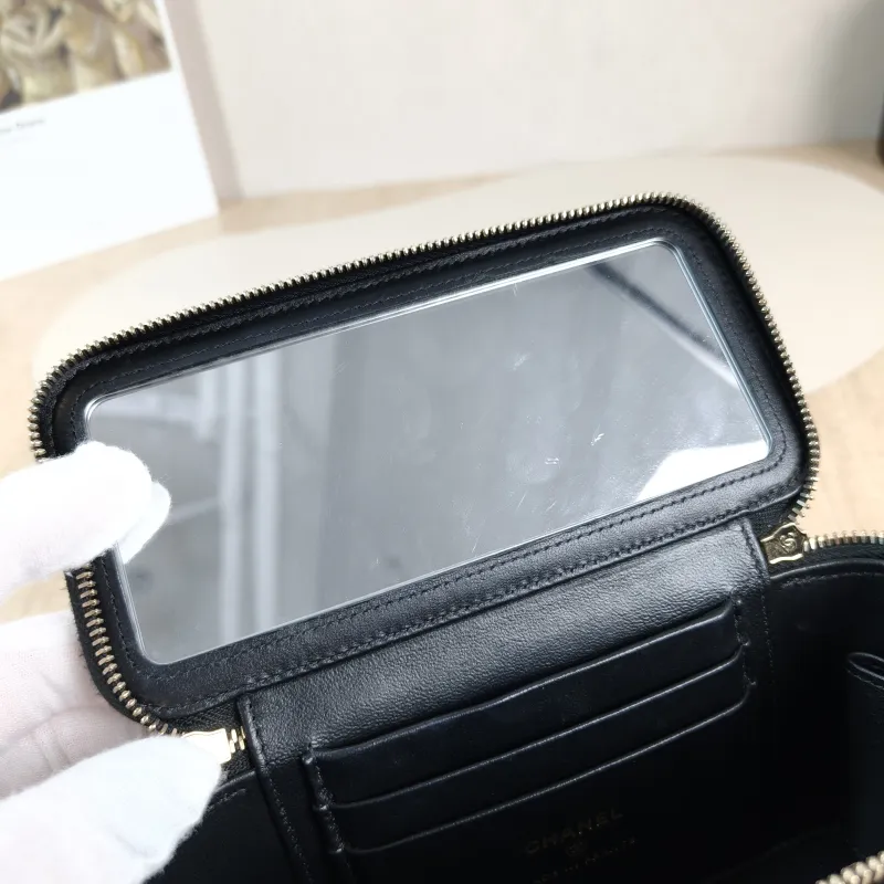 Chanel Top Handle Bag Edition Black Lambskin One Size16 × 8 × 9.5 cm — detail view 11 of 12