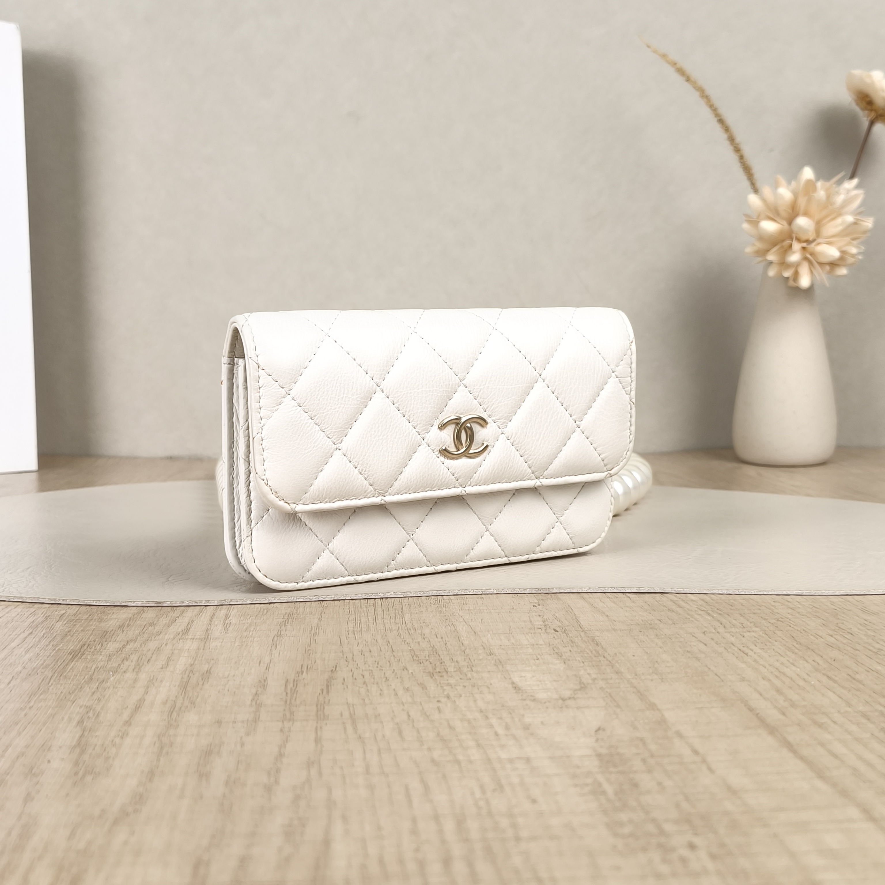 Chanel Crossbody Bagcf Collection Pearl Crossbody Bag White Calfskin One Size15 × 2 × 9 cm — cover view 2 of 4