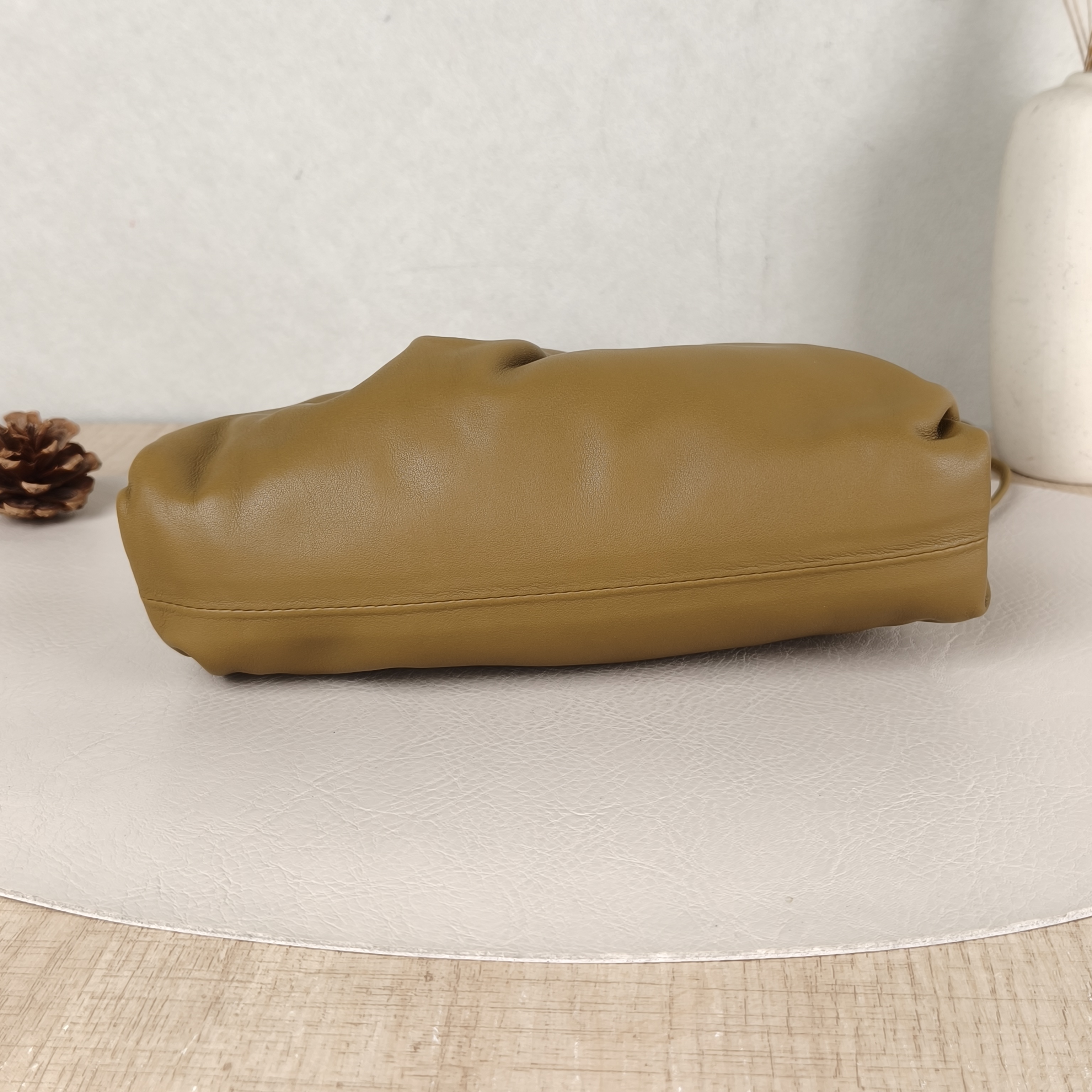 Bottega Veneta Clutch The Pouch Clutch Calfskinmini22 × 5 × 13 cm — cover view 5 of 5