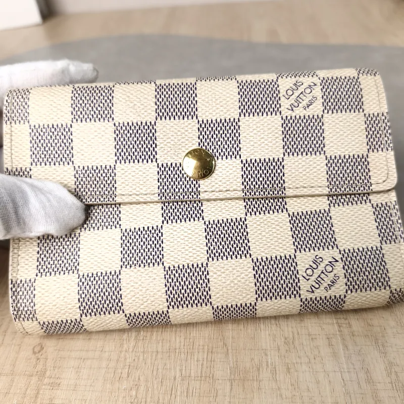 Louis Vuitton Wallet Edition Wallet PVC One Size15 × 3 × 10 cm — detail view 5 of 14