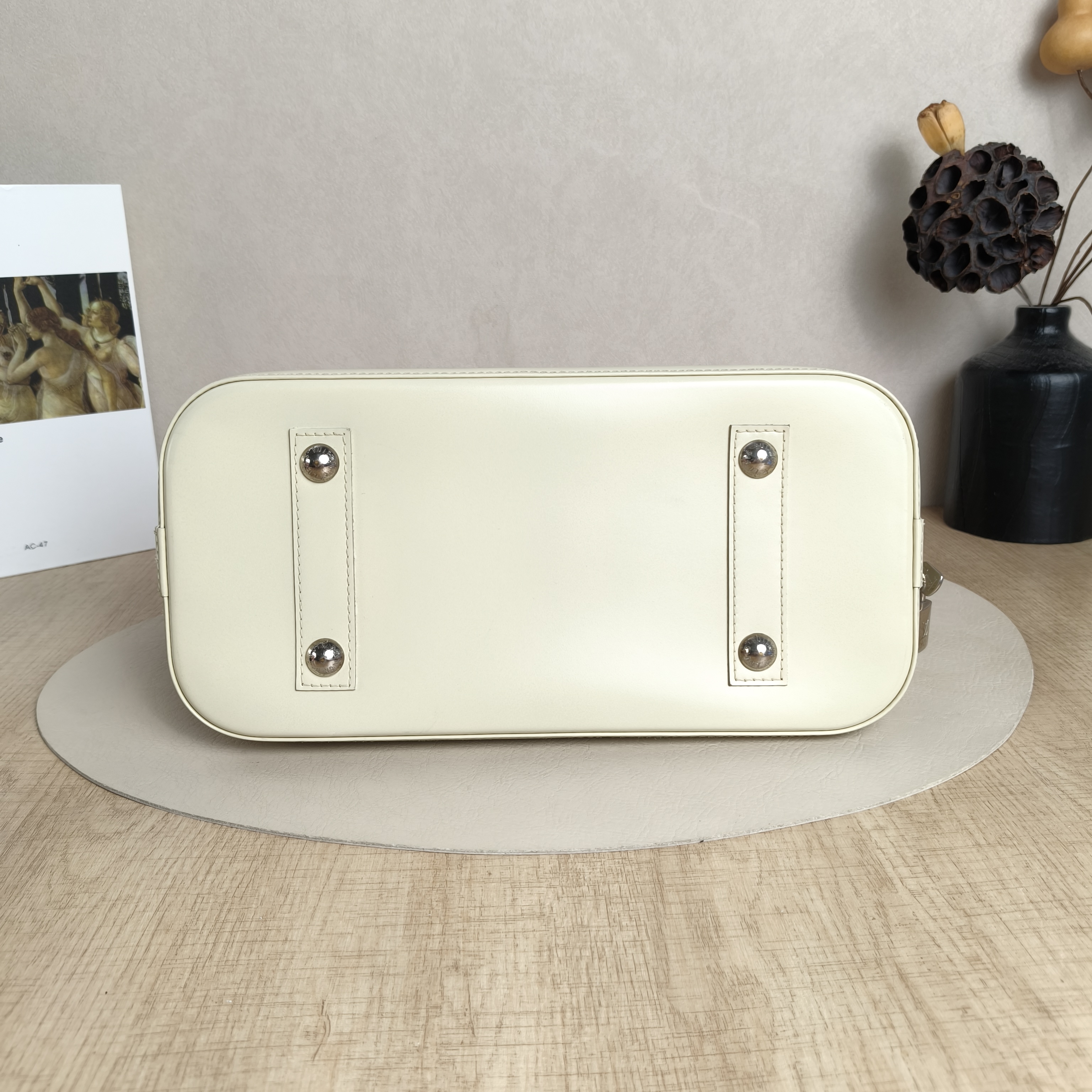 Louis Vuitton Top Handle Bag Alma Small Epi Embossed Calfskin Small32 × 16 × 25 cm — cover view 2 of 5