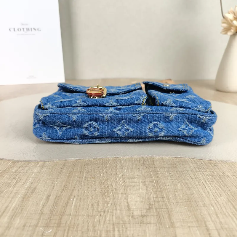 Louis Vuitton Shoulder Bag Pochette Accessories Cargo One Size 23.5 × 3 × 14 cm — cover view 5 of 5