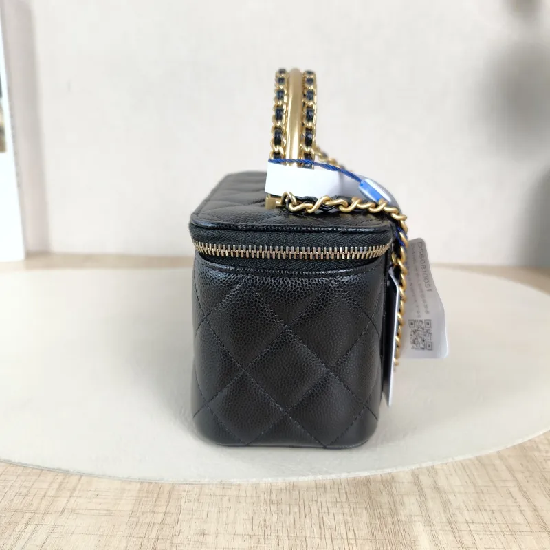 Chanel Crossbody Bag Edition Black Calfskin One Size16 × 8 × 9.5 cm — detail view 11 of 12