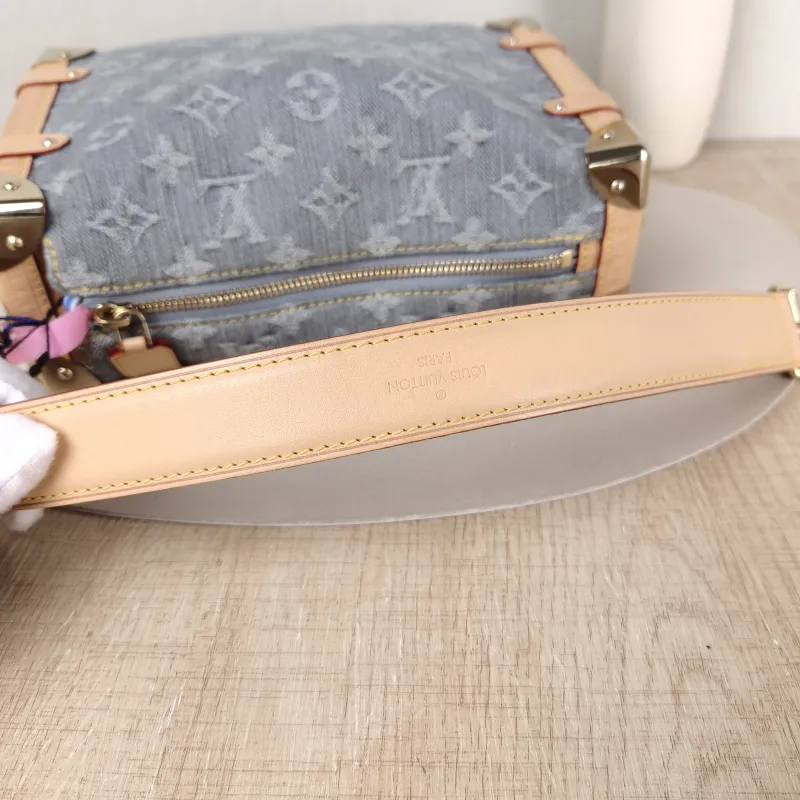 Louis Vuitton Crossbody Bag Side Trunk Box Grey Medium 23.5 × 8.5 × 16 cm — detail view 10 of 11