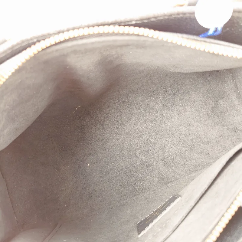 Louis Vuitton Crossbody Bag Onthego East West Two Straps Black Monogram Empreinte Embossed Calfskin Small 25 × 10 × 13 cm — detail view 11 of 11