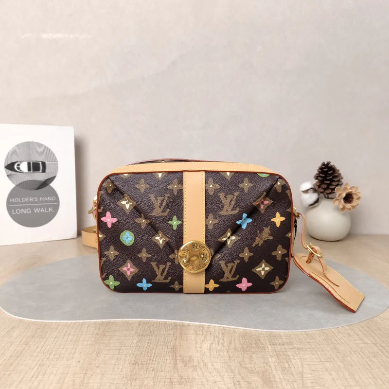 Louis Vuitton Crossbody Bag · ENVELOPE Camera Bag Messenger Bag Tyler PVC One Size23.5 × 8.5 × 15.5 cm