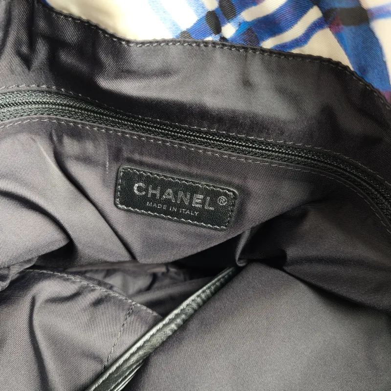 Chanel Backpack Backpack Colorblock Nylon One Size 30 × 15 × 35 cm 22 — detail view 5 of 14