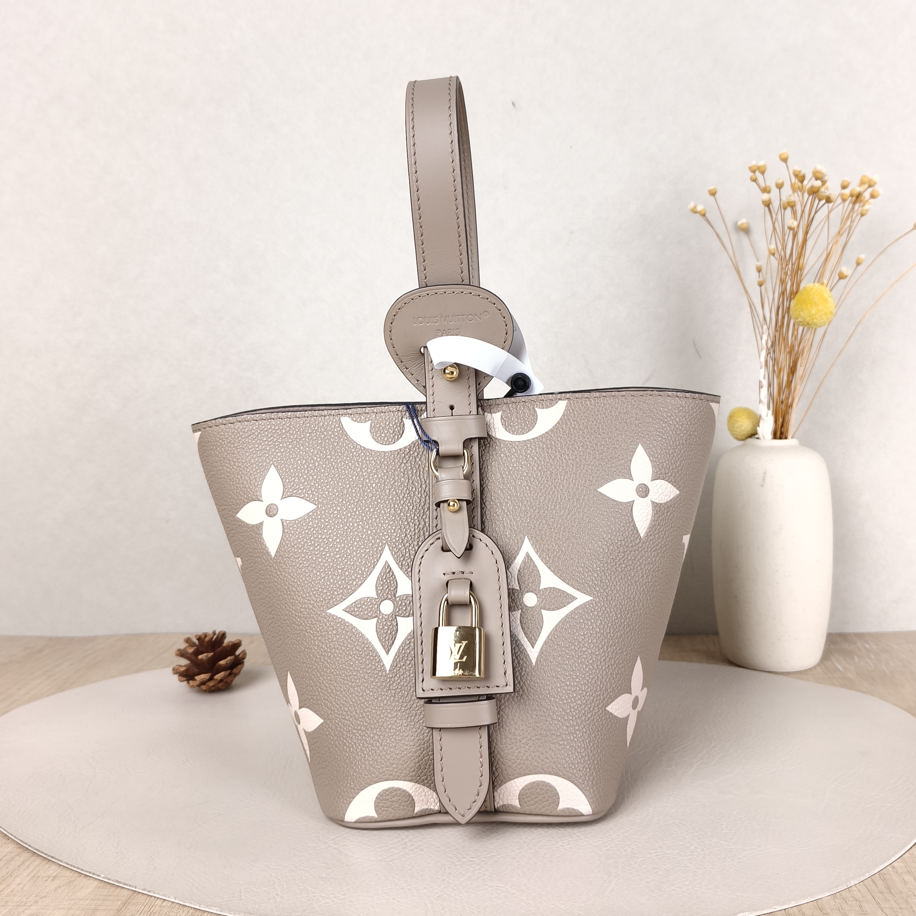 Louis Vuitton Top Handle Bag ALL IN BB · White Empreinte Embossed Calfskin BB18 × 12 × 16 cm