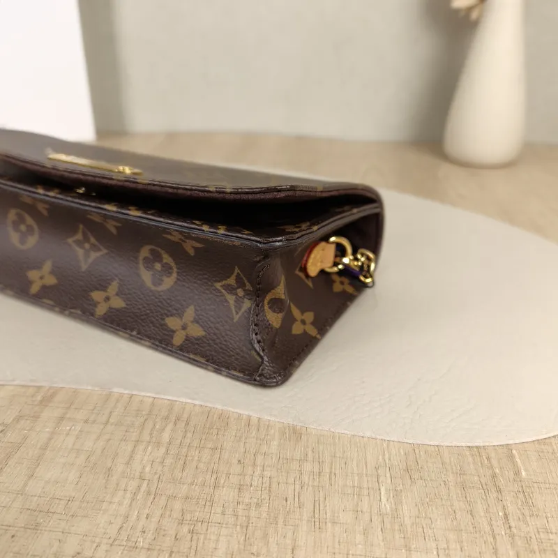 Louis Vuitton Crossbody Bag LILY Chain Bagwoc Monogram PVC21 × 3.5 × 10.5 cm — detail view 8 of 12