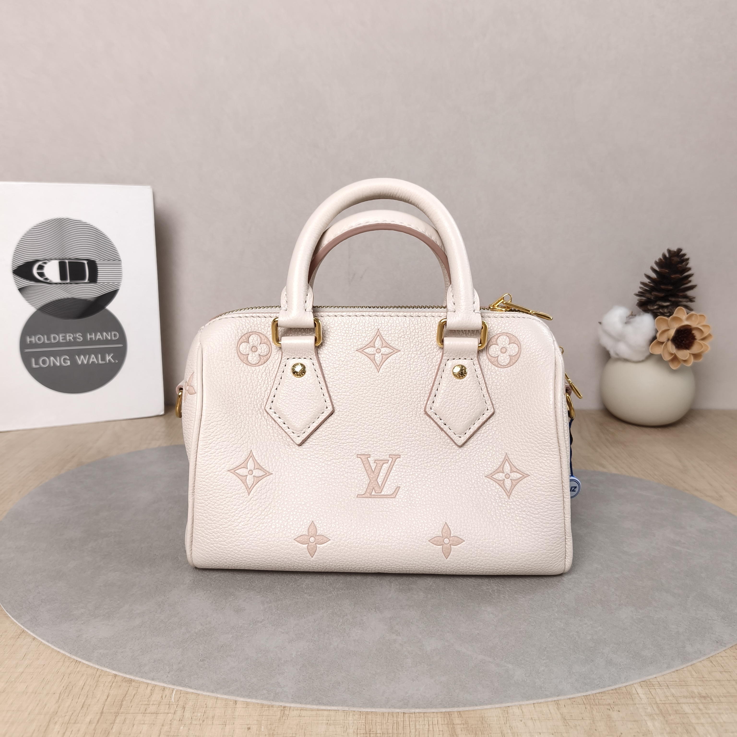 Louis Vuitton Crossbody Bag Speedy20Beige · Pink Empreinte Embossed Calfskin Monogram Small20.5 × 12 × 13.5 cm