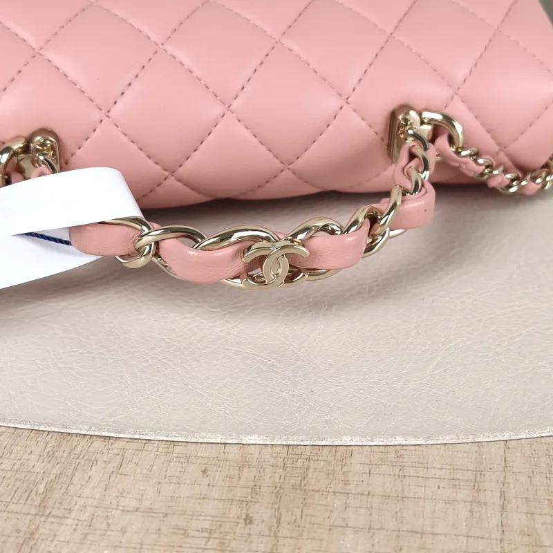 Chanel Crossbody Bag23k logo mini Pink Lambskin mini20 × 6 × 12 cm — detail view 4 of 14