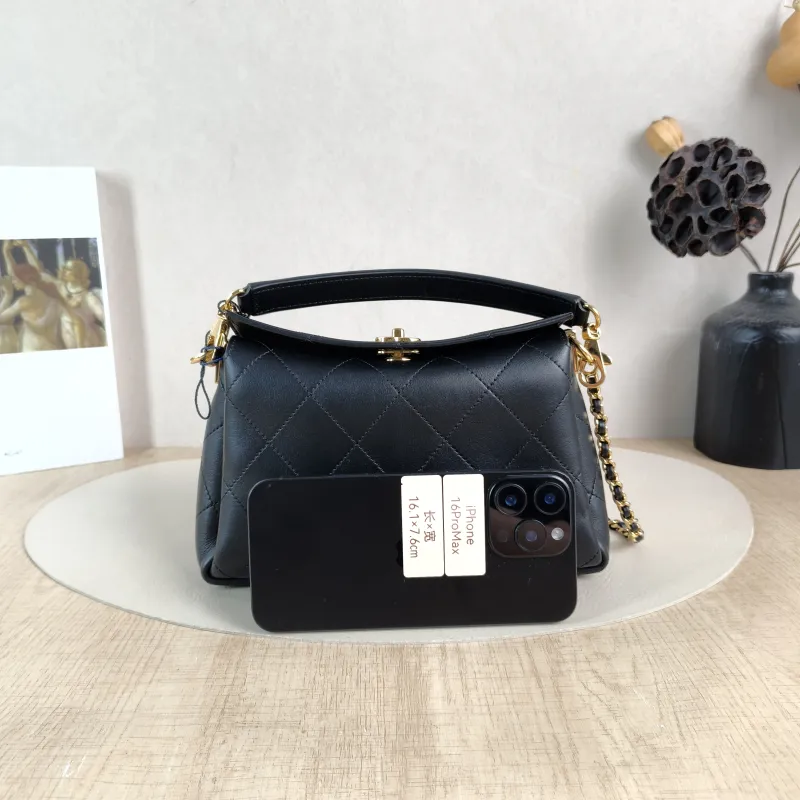 Chanel Crossbody Bag c Logo Black Calfskin One Size 23 × 7.5 × 16 cm — cover view 3 of 5