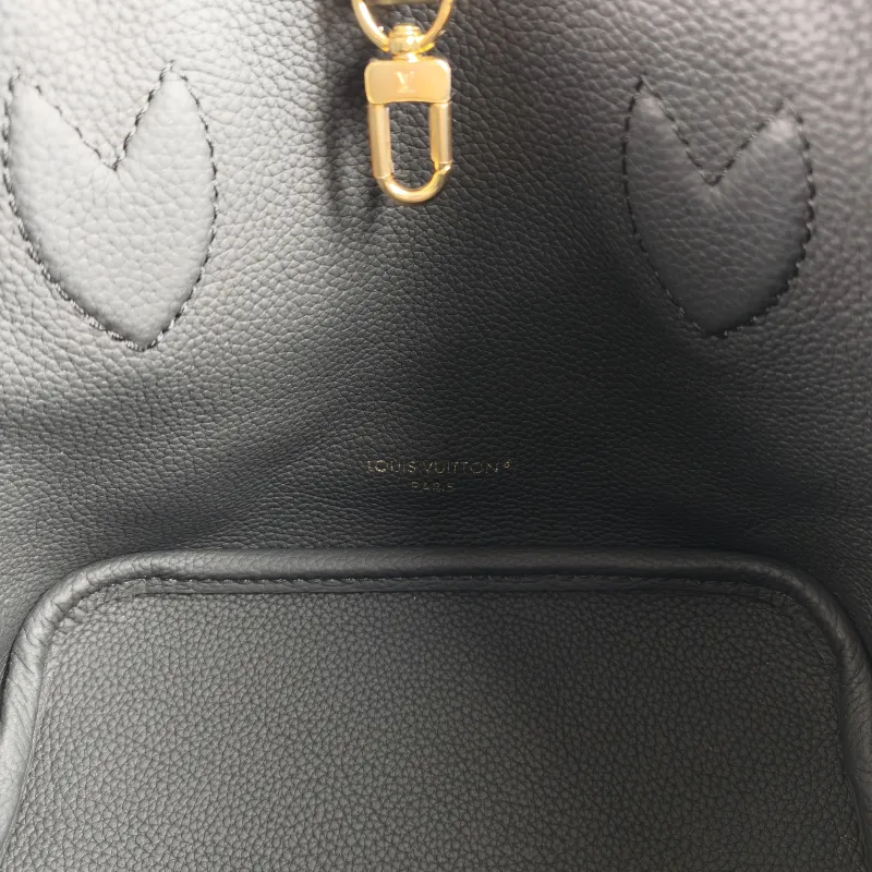 Louis Vuitton Crossbody Bag NEVERFULL INSIDE OUT BB Black PVC · Calfskin BB 26.5 × 11 × 16.5 cm — detail view 8 of 11