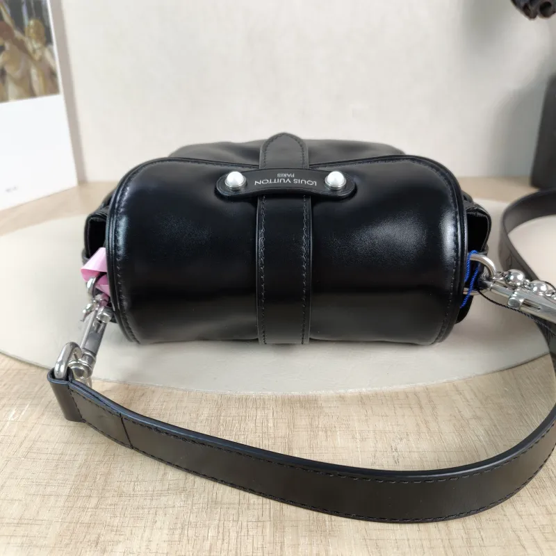 Louis Vuitton Crossbody Bag CARGO Camera Bag Black Calfskin Mini 23 × 10 × 14 cm — detail view 8 of 11