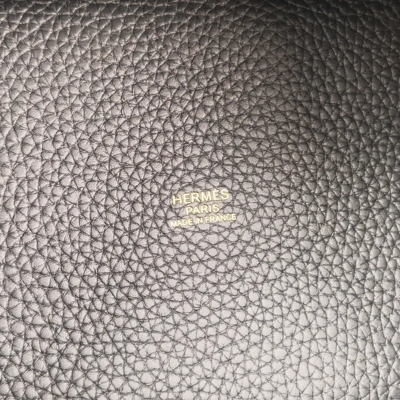 Hermès Top Handle Bag Picotin Lock 18 18 Black Taurillon Clemence TC Calfskin Small 18 × 13 × 19 cm B — detail view 2 of 11