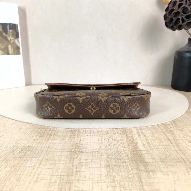 Louis Vuitton Crossbody Bag IVY Monogram PVC Small23.5 × 4.3 × 12 cm — cover view 5 of 5