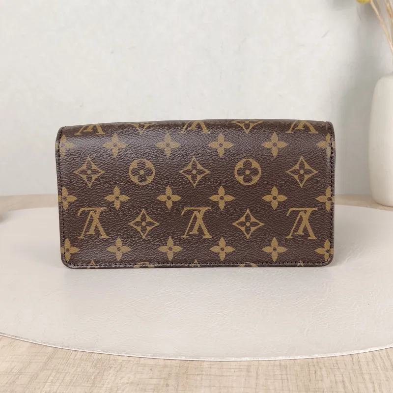 Louis Vuitton Crossbody Bag LILY Chain Bagwoc Monogram PVC One Size 21 × 3.5 × 10.5 cm — cover view 2 of 5
