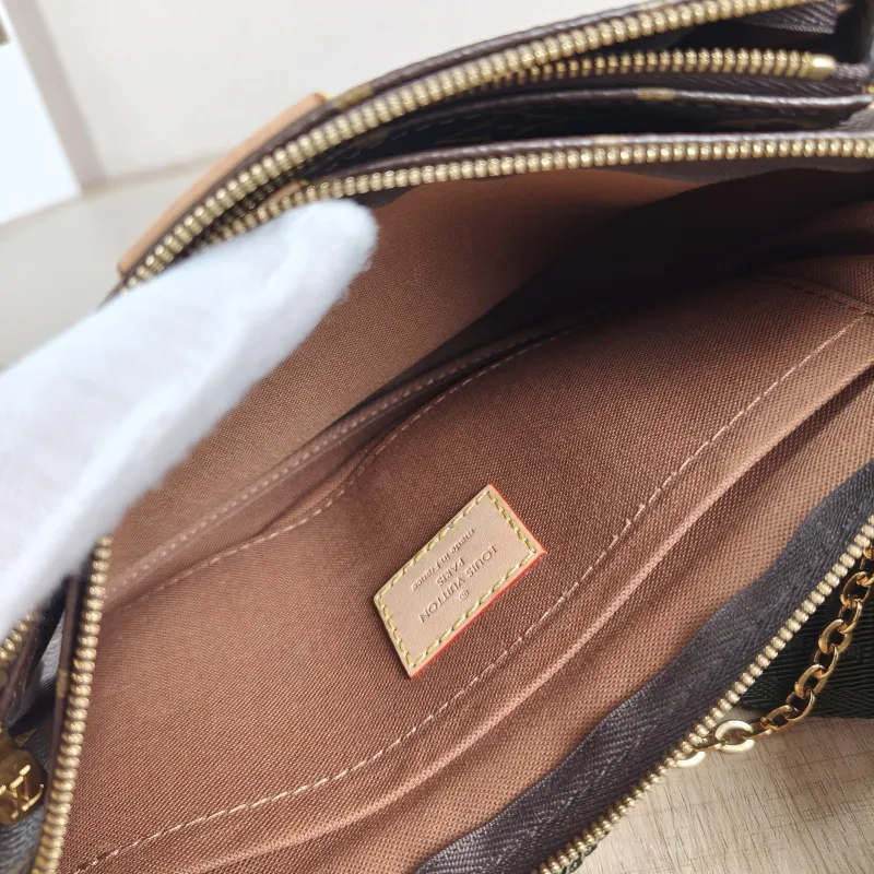 Louis Vuitton Crossbody Bag Multi Pochette Accessoires Shoulder Strap PVC Small24 × 4 × 13.5 cm — detail view 11 of 13