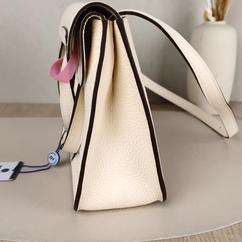 Hermès Shoulder Bag Halzan 25I2 TC Calfskin Small25 × 8 × 17 cm — detail view 8 of 12