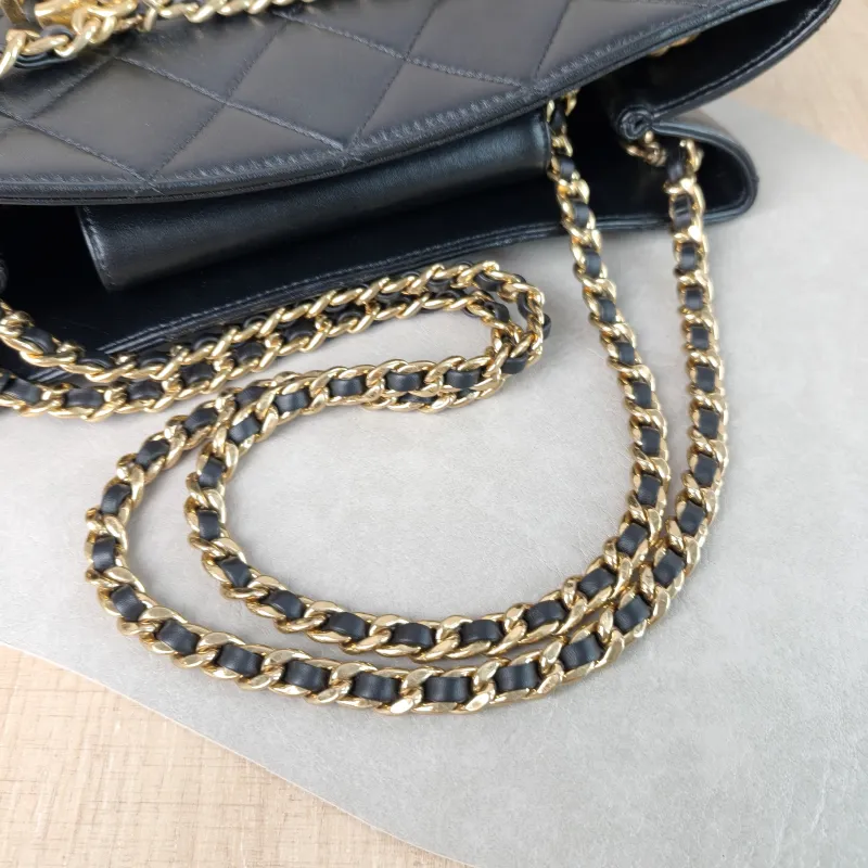 Chanel Shoulder Bag Tote Bag Black Lambskin One Size 30 × 10 × 23 cm — detail view 8 of 11