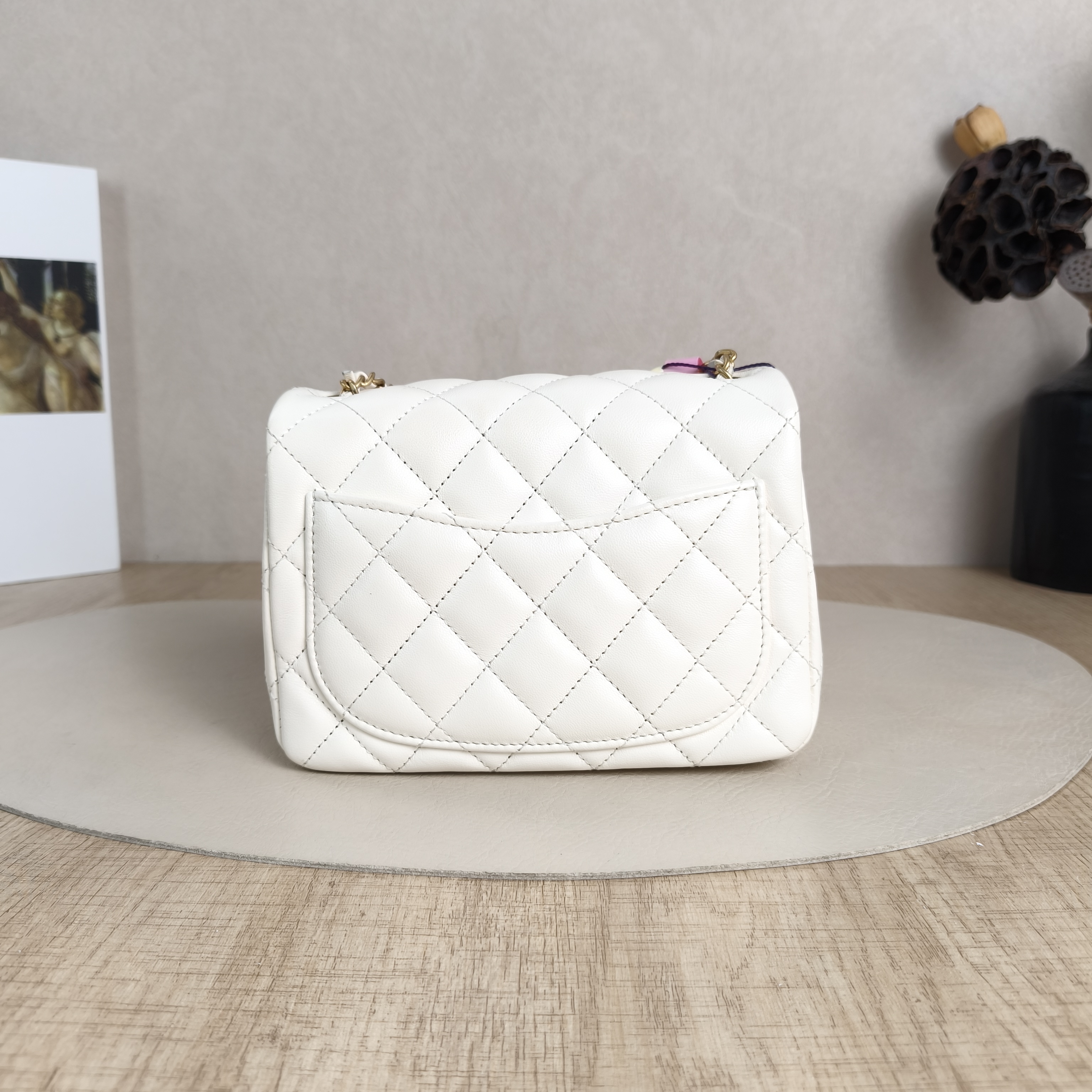 Chanel Crossbody Bag White Lambskinmini17 × 8 × 13.5 cm — cover view 5 of 5