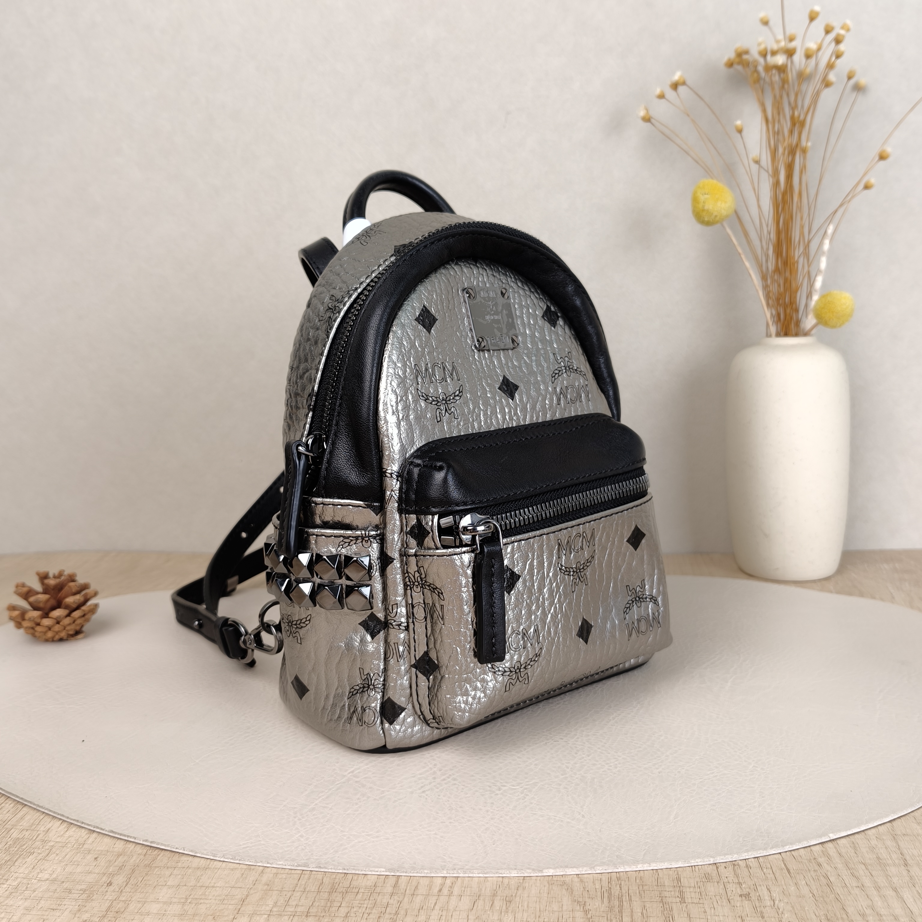MCM Backpack Backpack Silver Calfskin16.5 × 8 × 20 cm — cover view 4 of 5