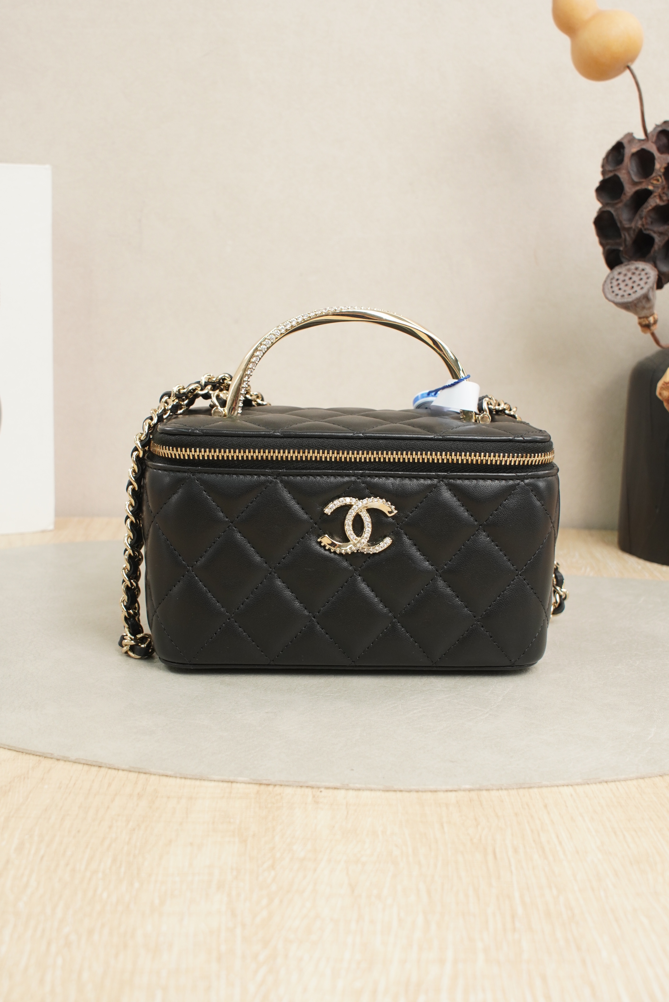 Chanel Top Handle Bag Black Lambskinmini17 × 8 × 9.5 cm